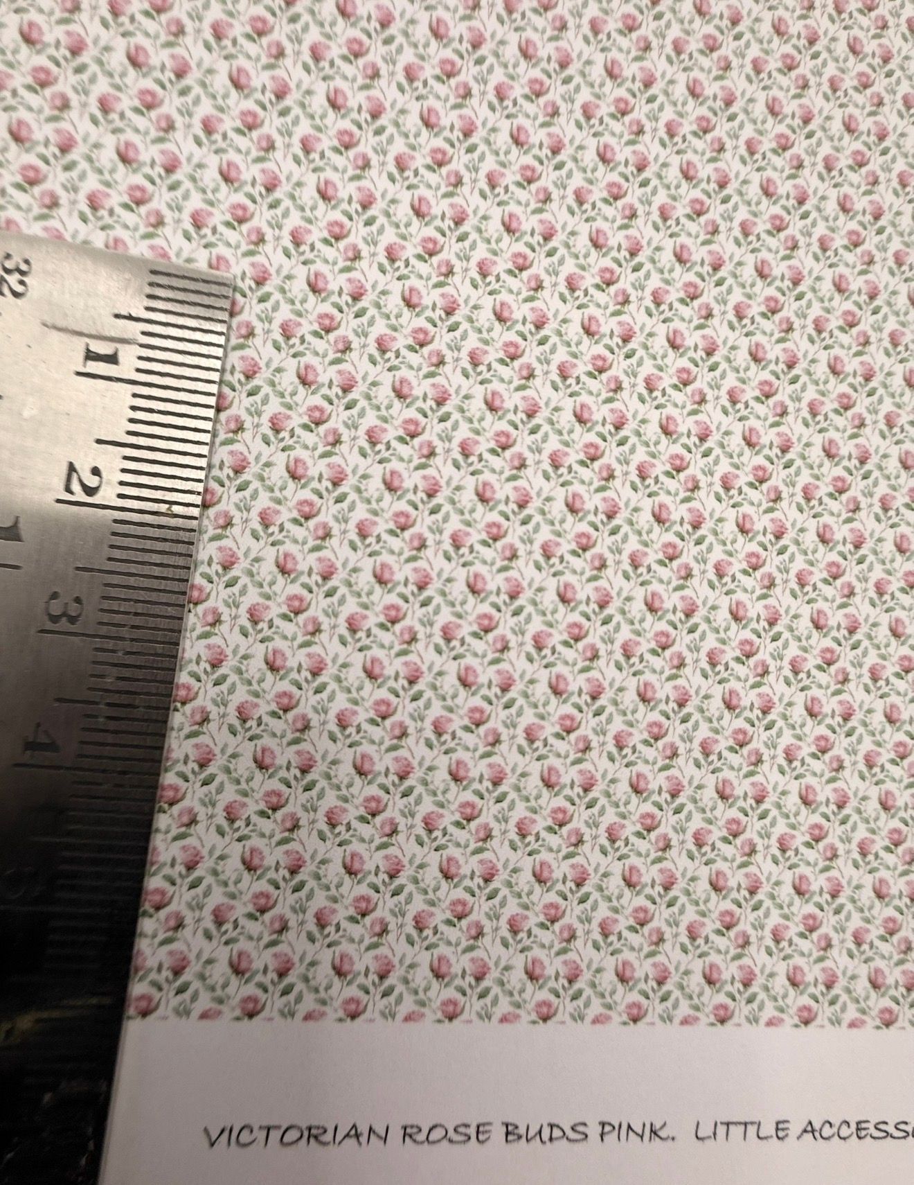 Wallpaper/fabric, Victorian rosebuds pink. 1/48 scale