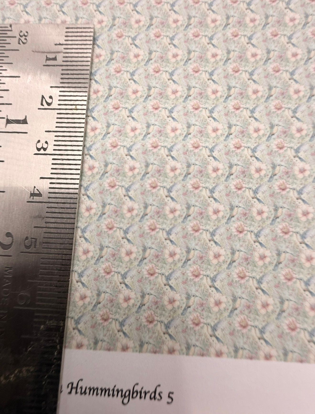 Wallpaper/fabric. Hummingbirds 5 - 1/48 scale