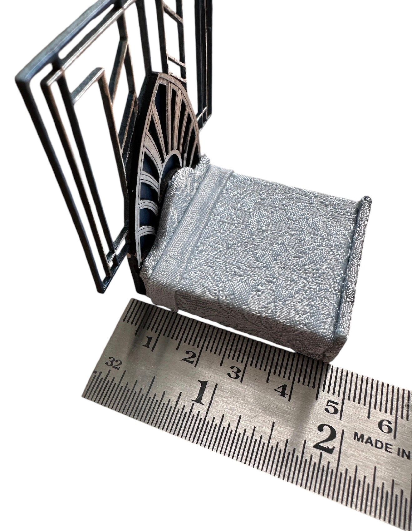 ART DECO PEACOCK BED WITH LARGE PANEL. 1/48 scale KIT