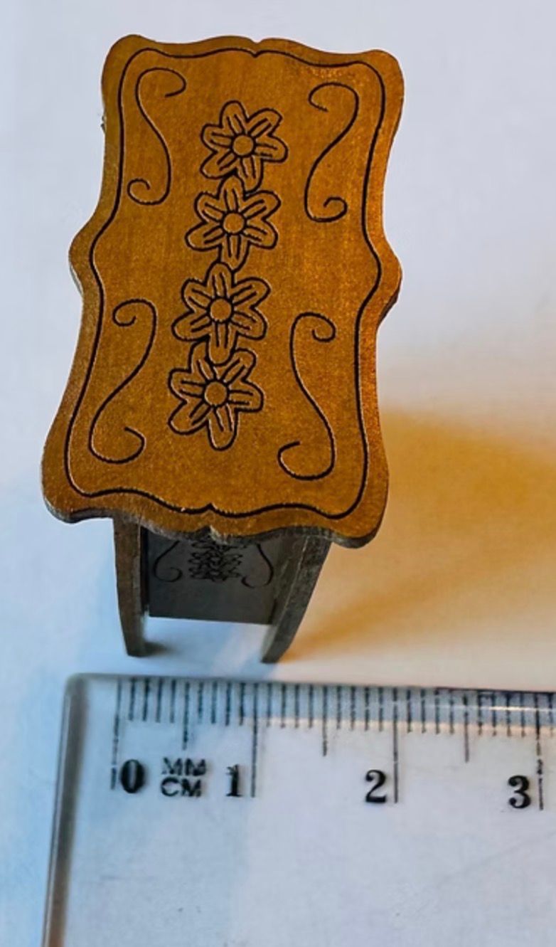 PRINCESS FLORAL WARDROBE 1/48 scale