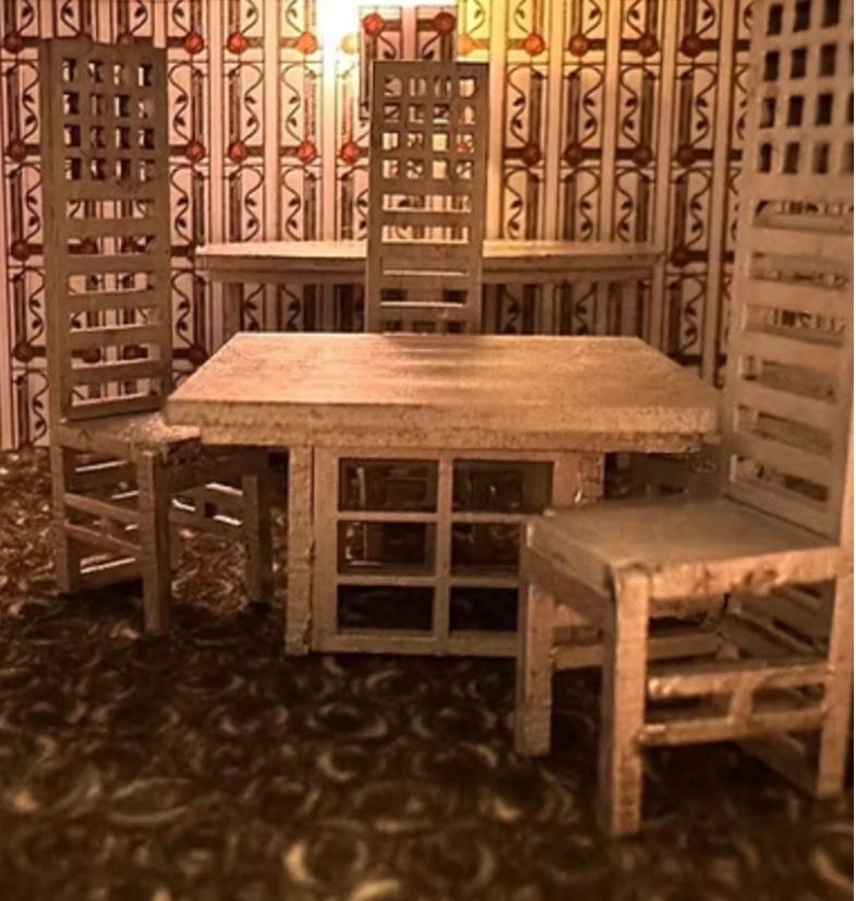 MACKINTOSH TABLE & 4 CHAIRS 1/48 scale KIT