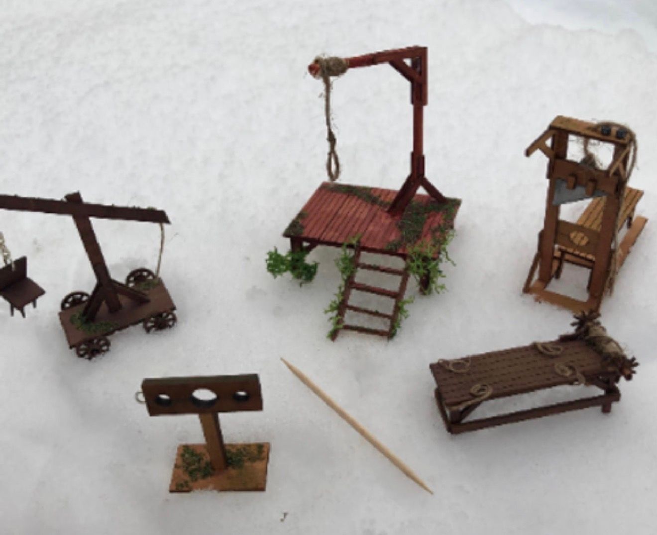 GALLOWS/HANGMANS NOOSE. 1/48 scale KIT