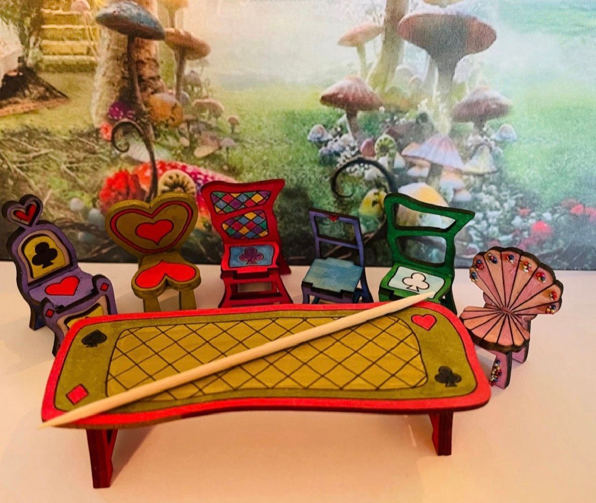 WONKY WONDERLAND DINING TABLE & 6 INDIVIDUAL CHAIRS. 1/48 scale KIT