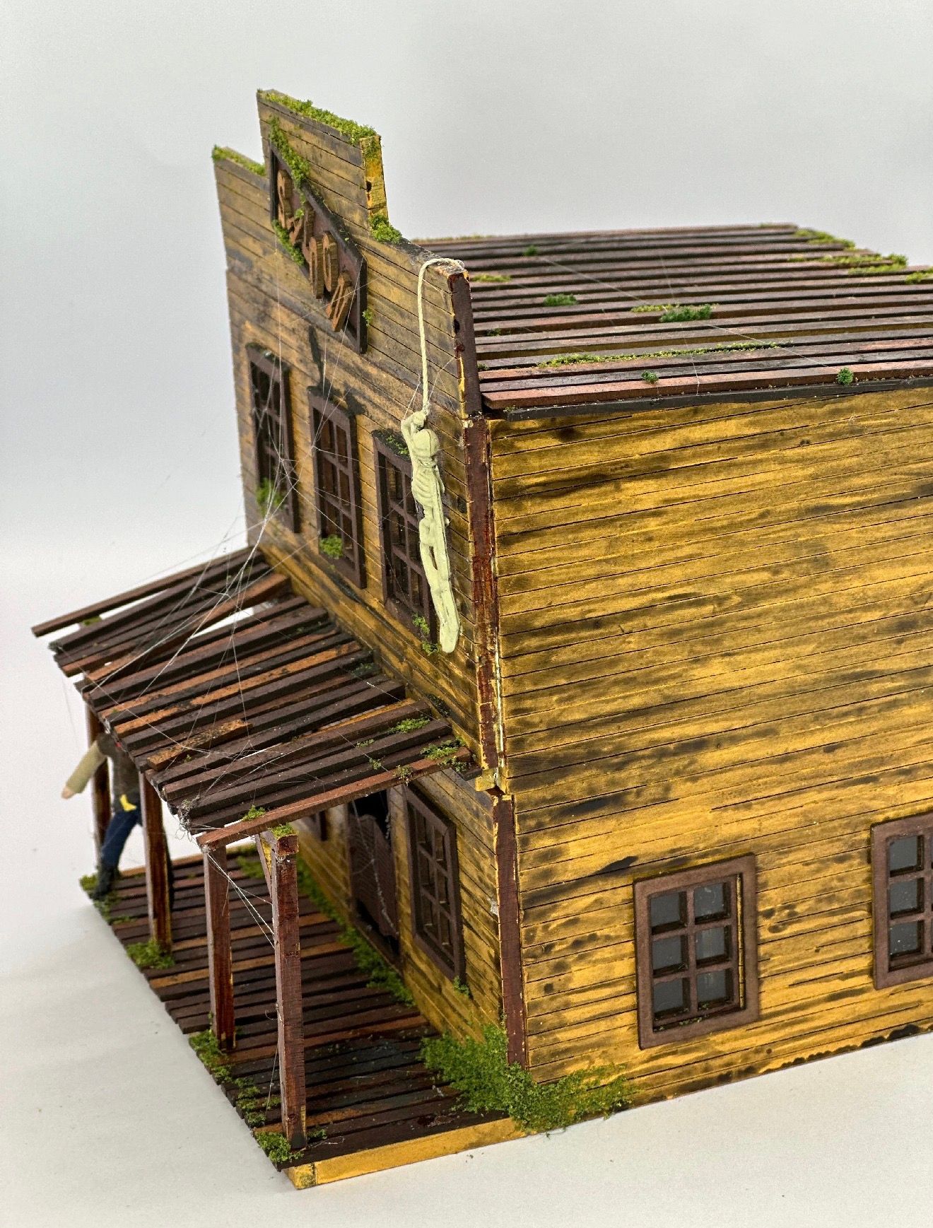 WILD WEST SALOON 1/48 scale  KIT