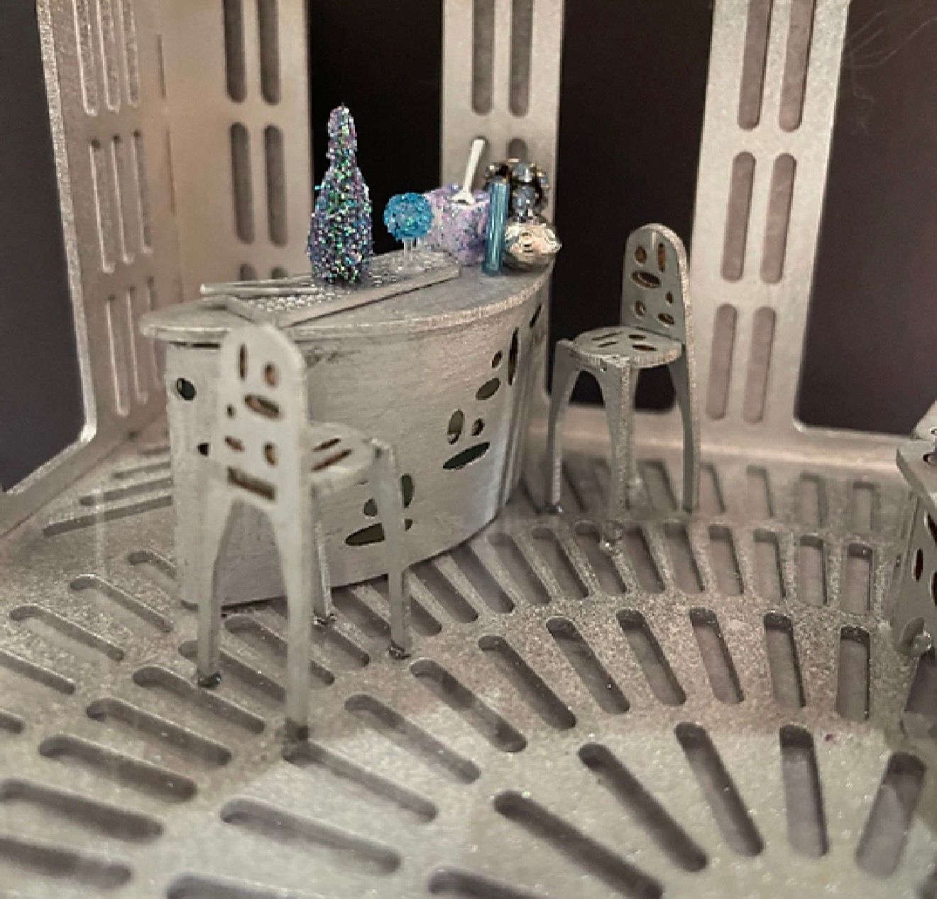 FINAL FRONTIER BAR & TWO HIGH STOOLS 1/48 scale