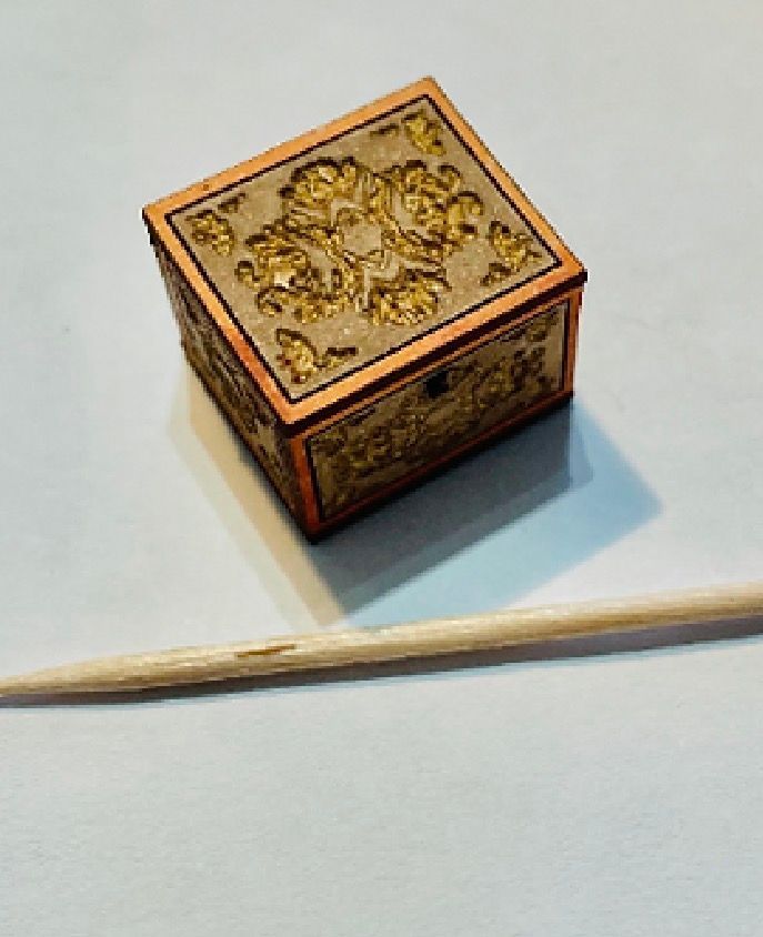 DECORATIVE SMALL TRUNK . 1/48 scale KIT