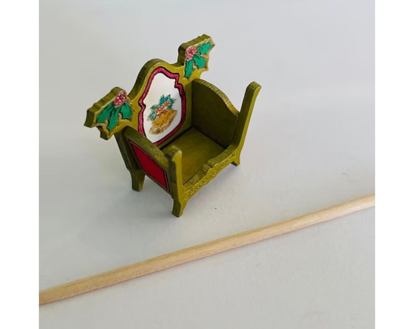 CHRISTMAS HOLLY ARMCHAIR 1/48 scale KIT
