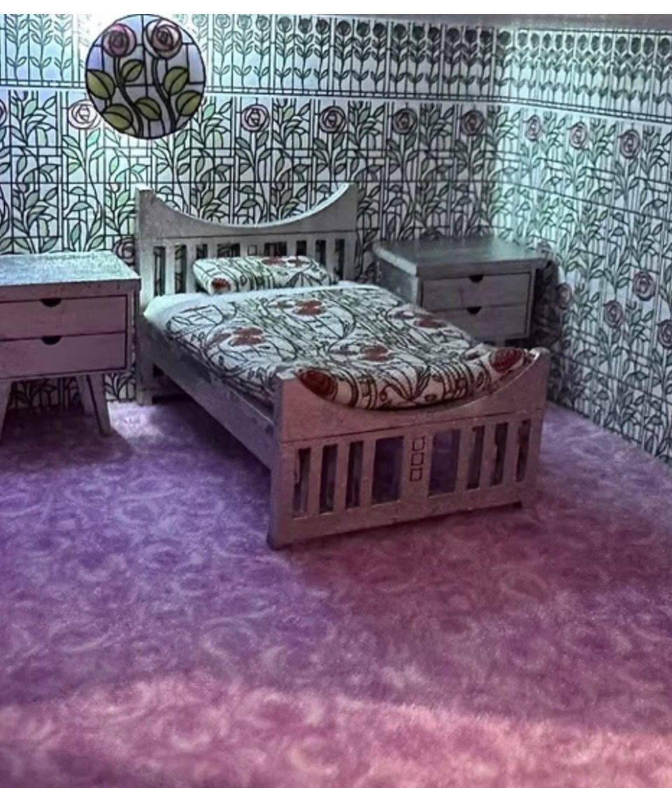 MACKINTOSH BED  11/48 scale KIT