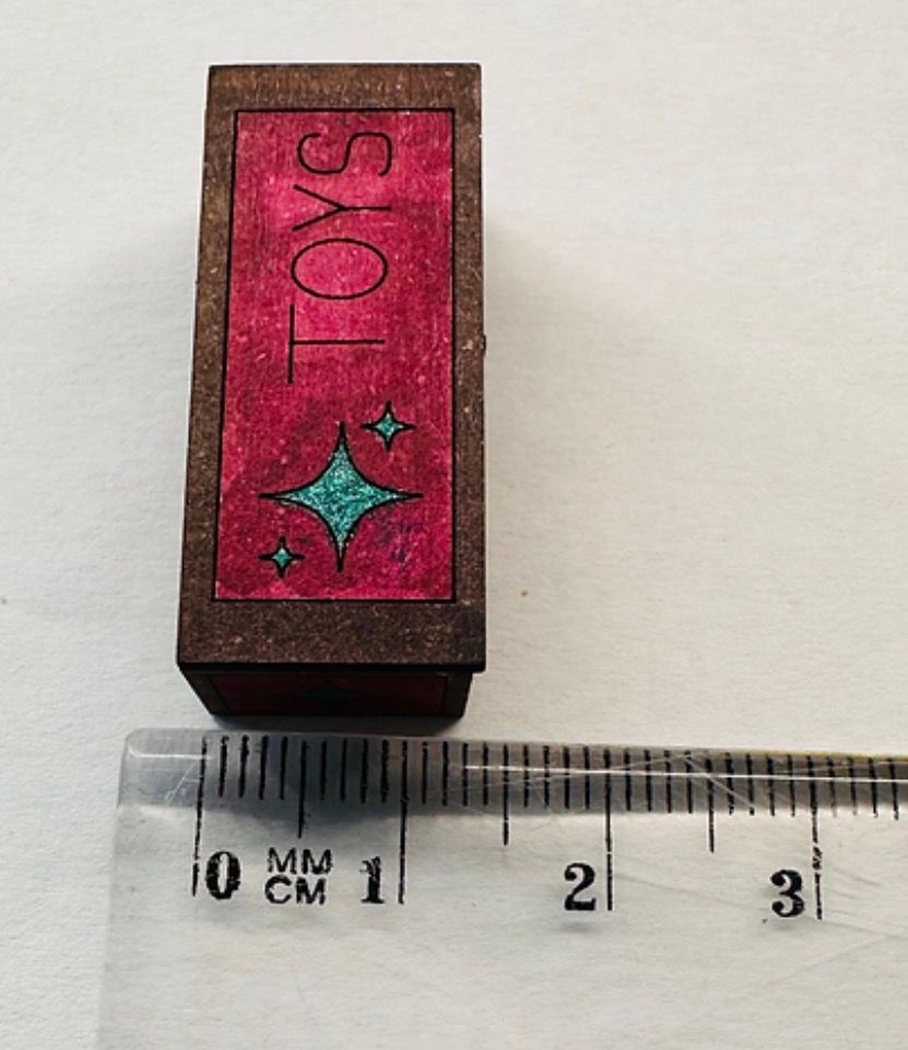 HOLLY TOY CHEST 1/48 KIT