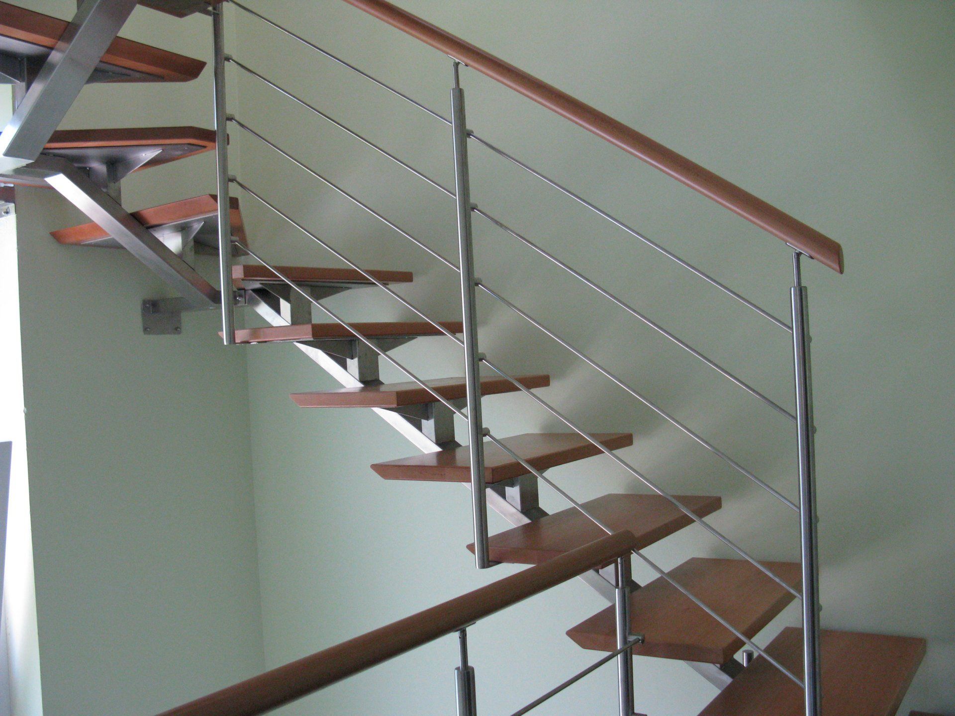 scala in acciaio e legno