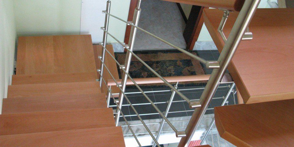 scale con ringhiera in acciaio