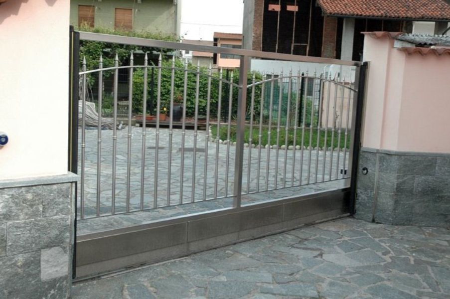 cancello in ferro per auto