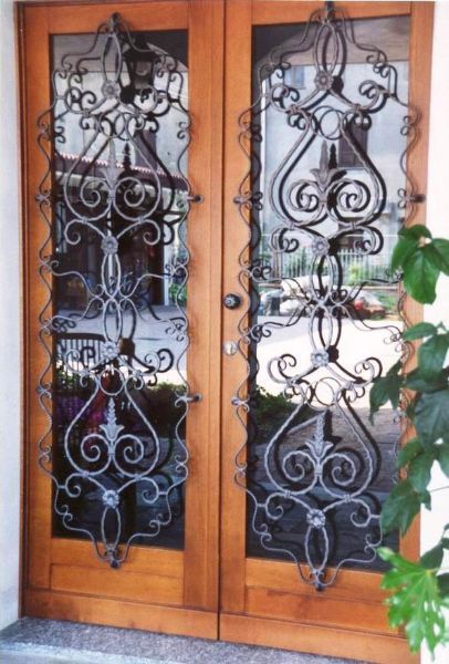 inferriata per porta di ingresso
