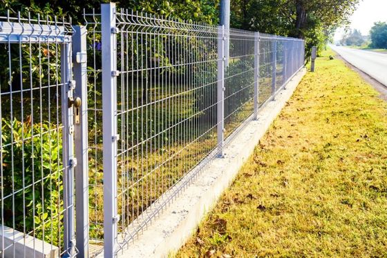 recinzione in metallo per giardino