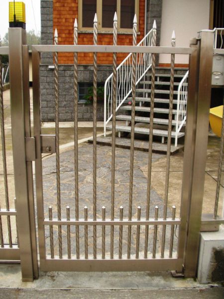 cancello pedonale in acciaio inox