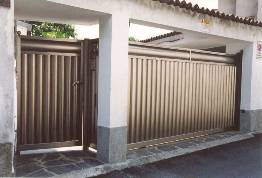 cancello auto e pedonale in acciaio