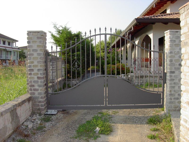 cancello di ingresso in acciaio