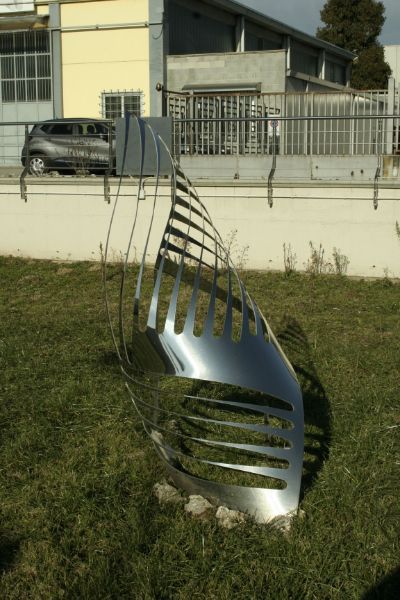 scultura in ferro di design per esterno