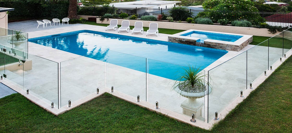 Northwest view of the clear glass swimming pool fences installed in Ballarat, VIC.