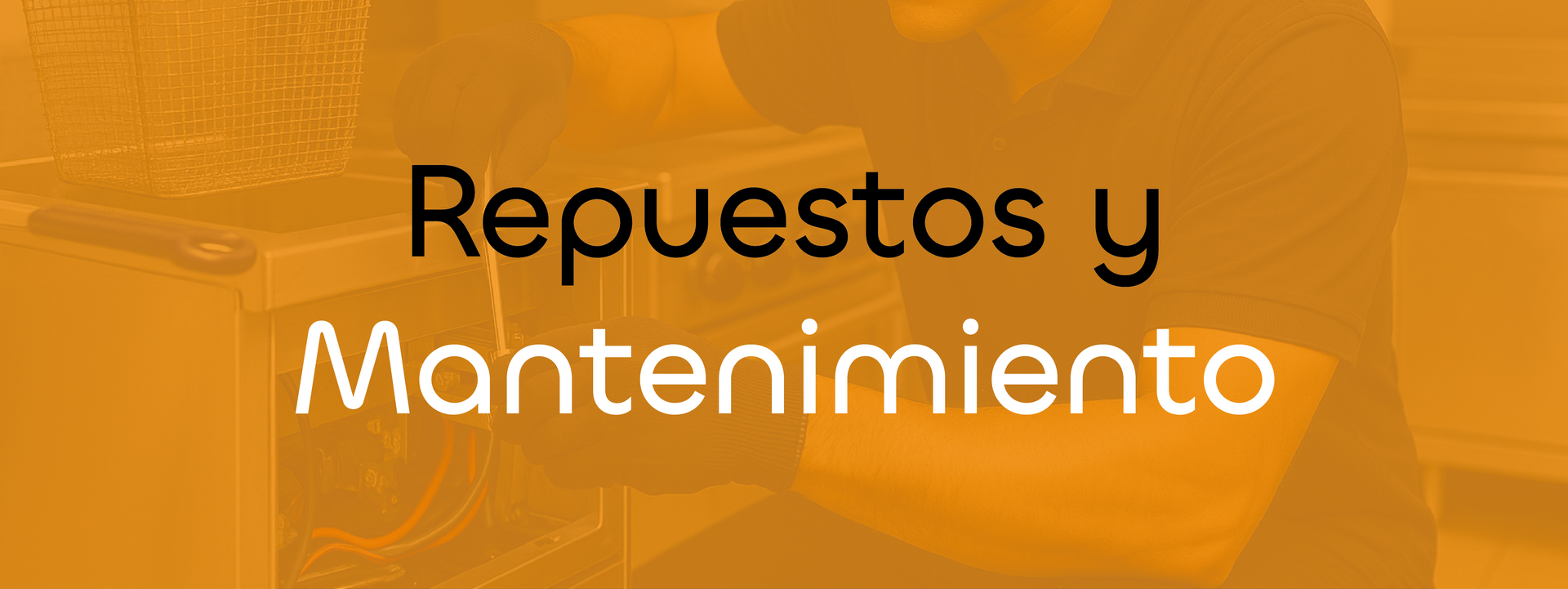 Un hombre está trabajando en una máquina con las palabras instalación mantenimiento en el fondo.