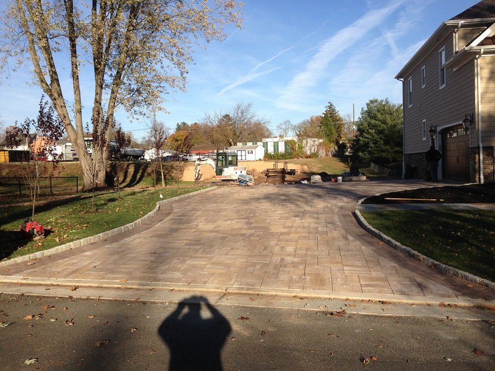 custom paved driveway - driveway installation in Middletown, NJ