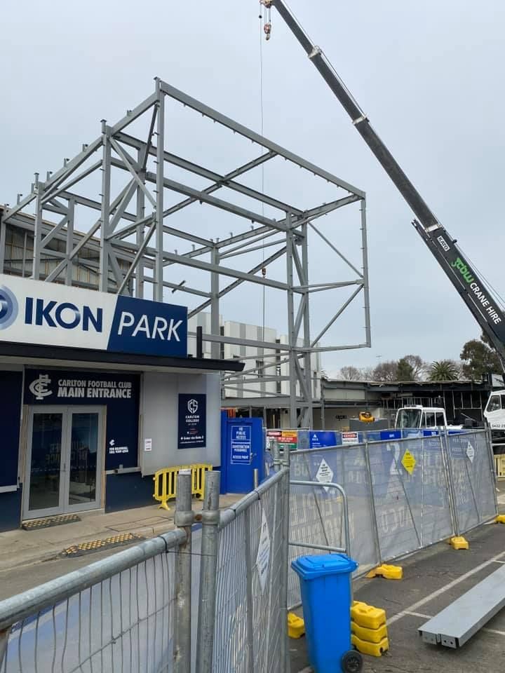 A construction site with a sign that says ikon park