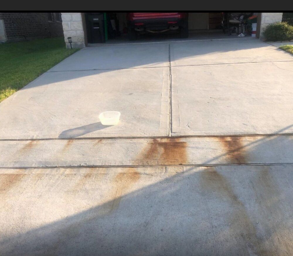How to Clean Rust Off a Concrete Driveway