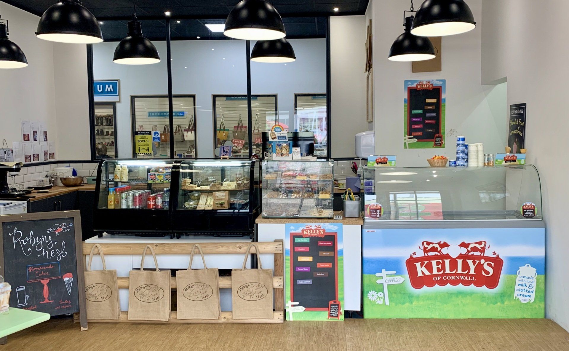 Robyn's Nest Cafe Warfield, Berkshire