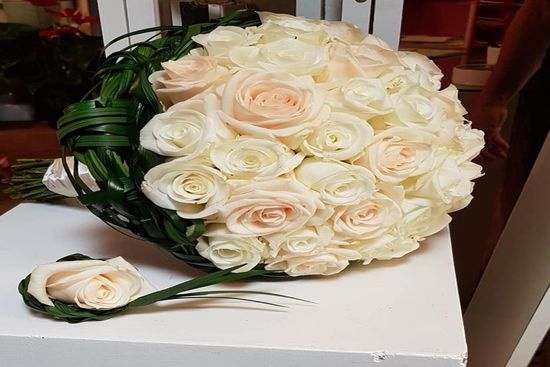 bouquet di rose bianche