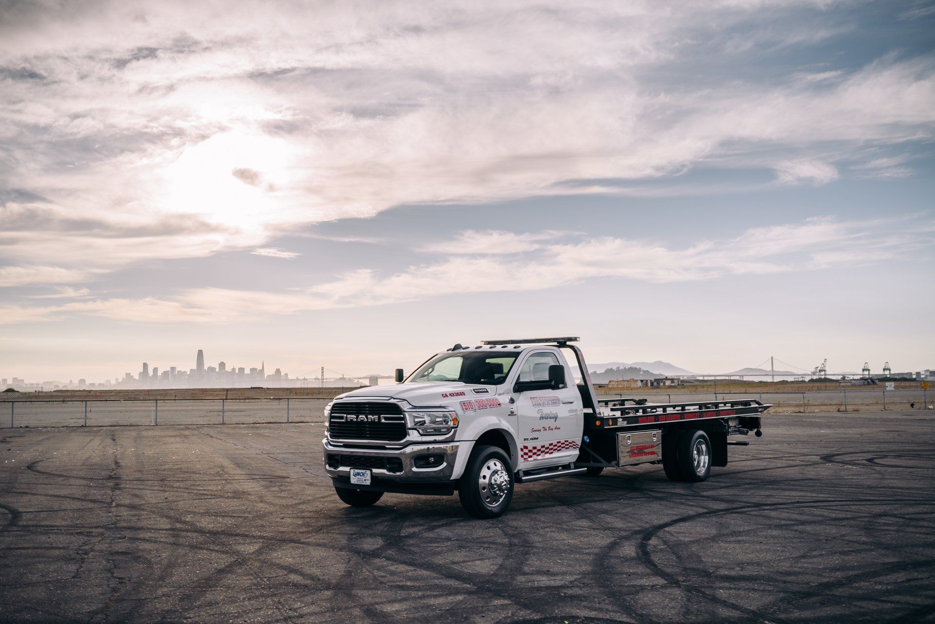 United Towing Tow Service Heavy & Medium Duty Towing Sacramento