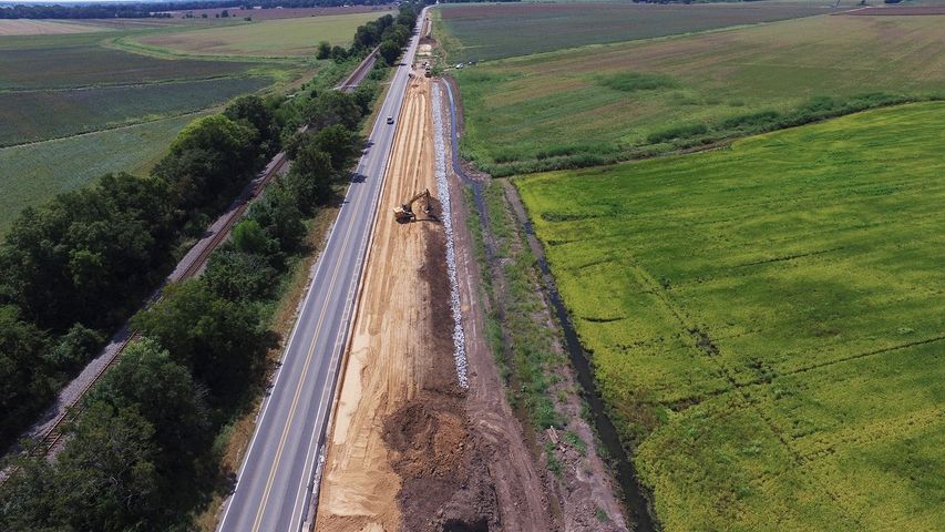 Enhance Your Midwest Roadways With Hardy Construction. Contact Our Contractors to Learn More.