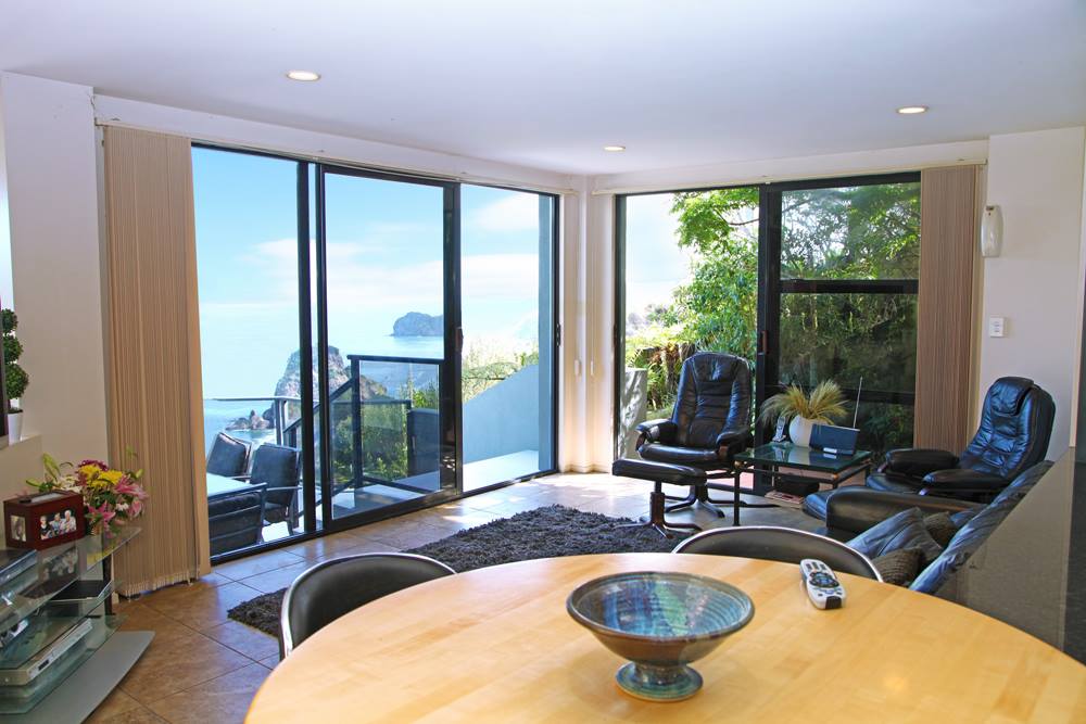 Professional property photography for Air B & B. Piha, Auckland.