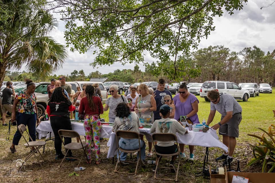 visitors checking into event 