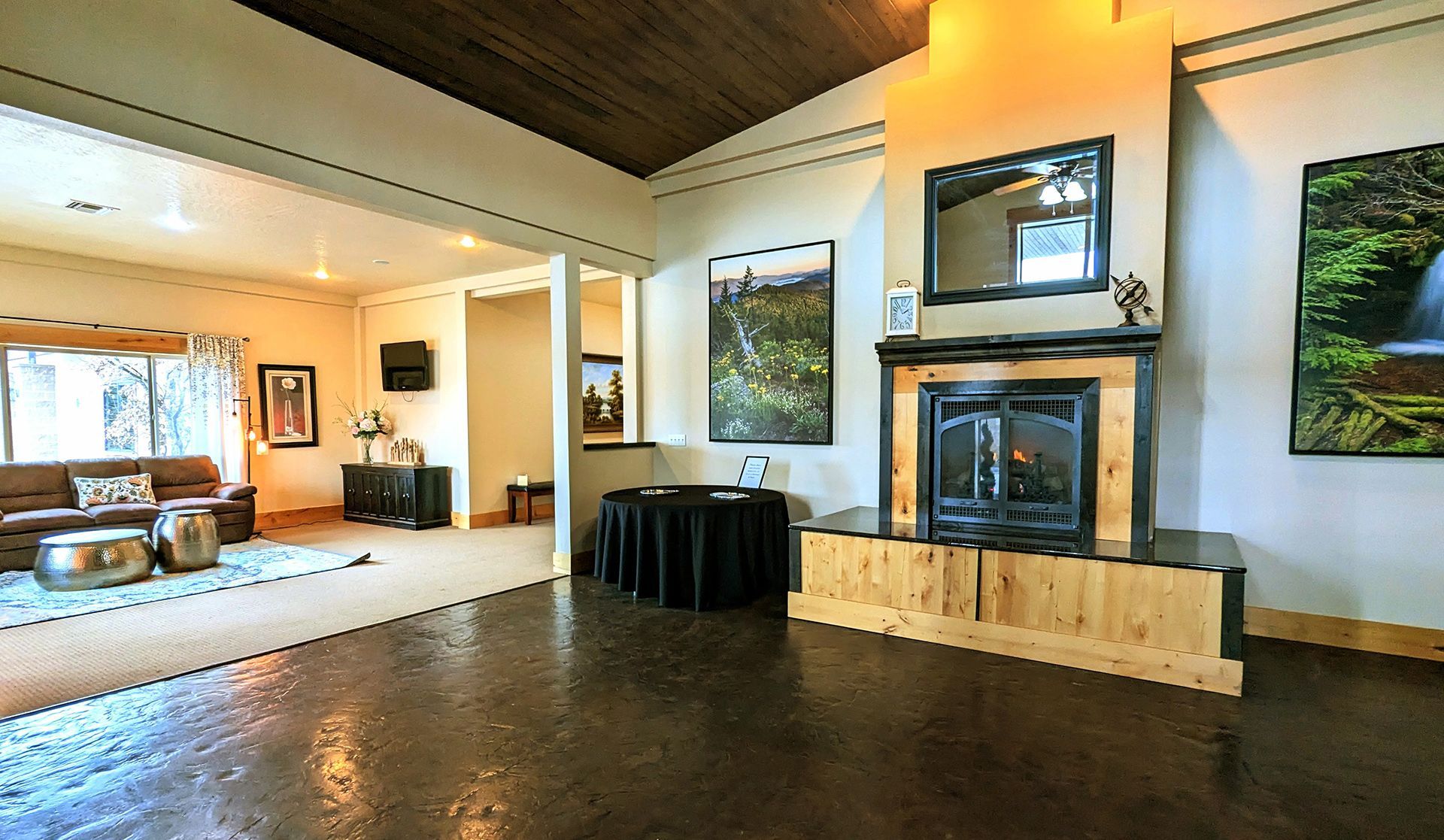 Meeting space in Bell Tower Funeral Home facility