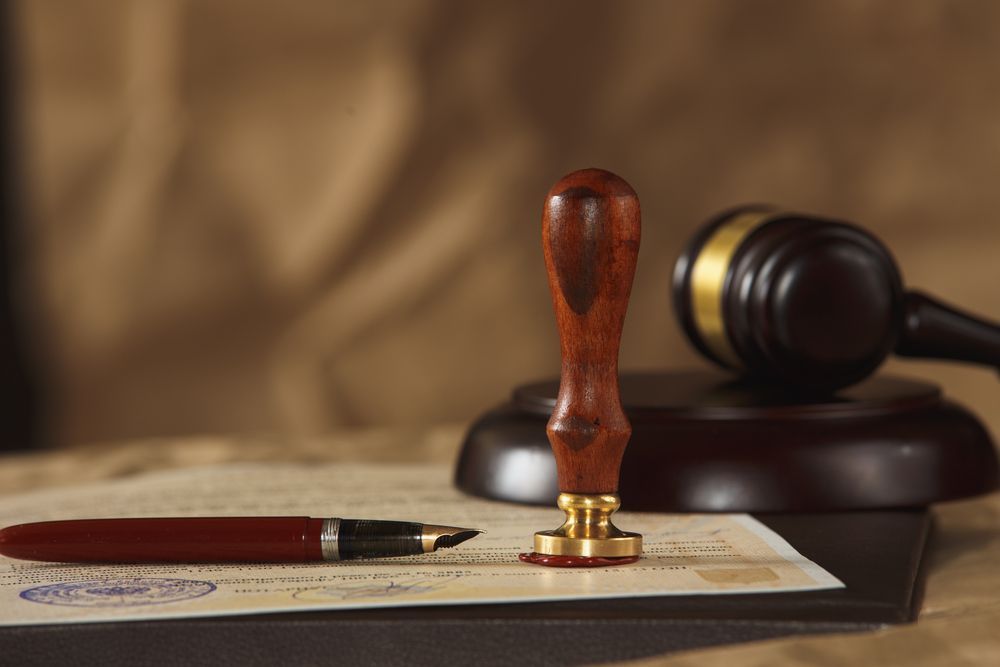 A Judge 's Gavel, Seal, And Pen  — Clarence Valley Legal In Grafton, NSW