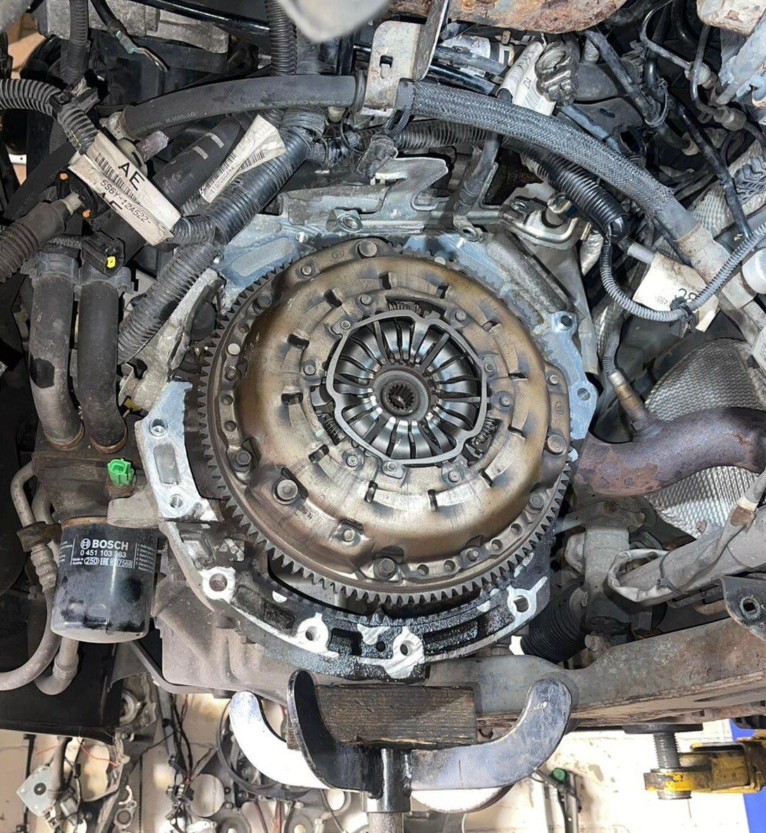 Ford Focus old clutch before replacement