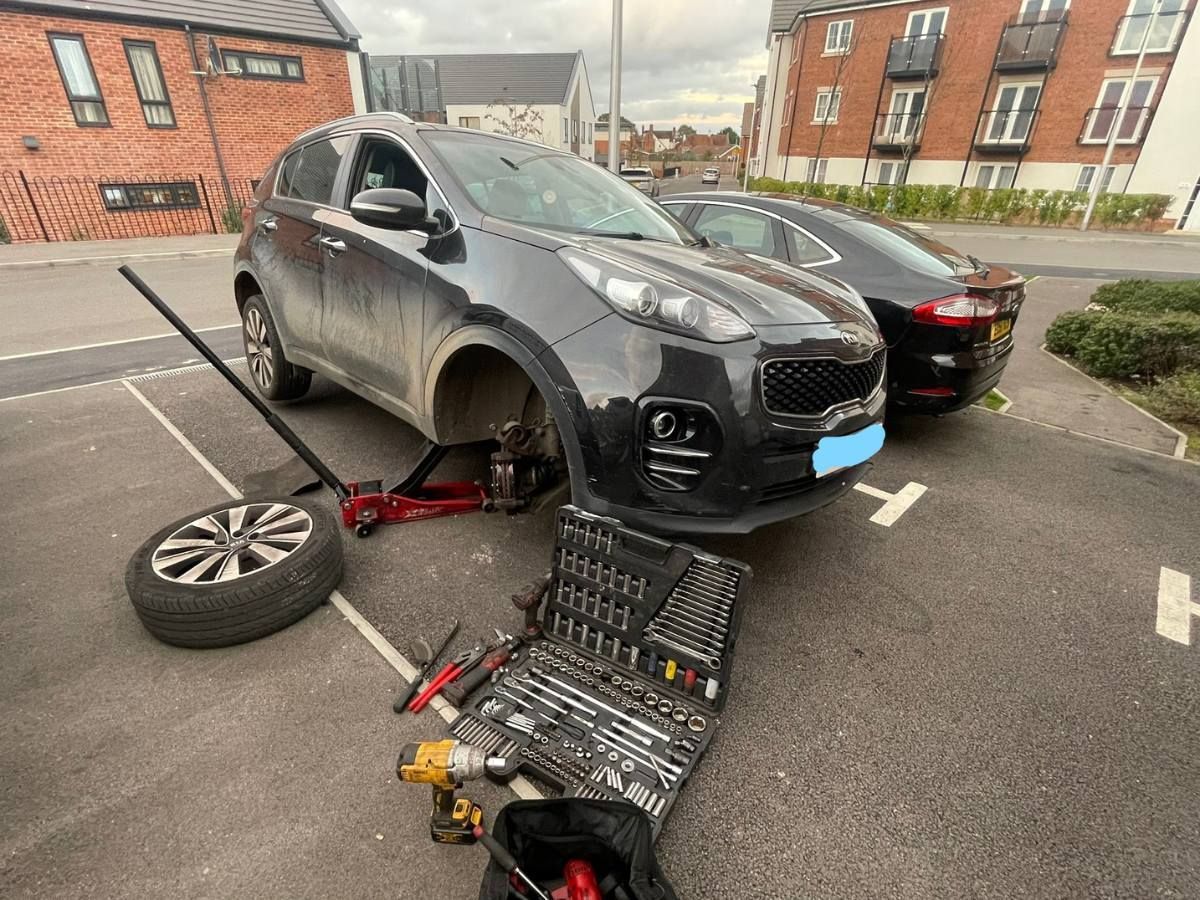 mobile brake replacement in Shinfield Reading