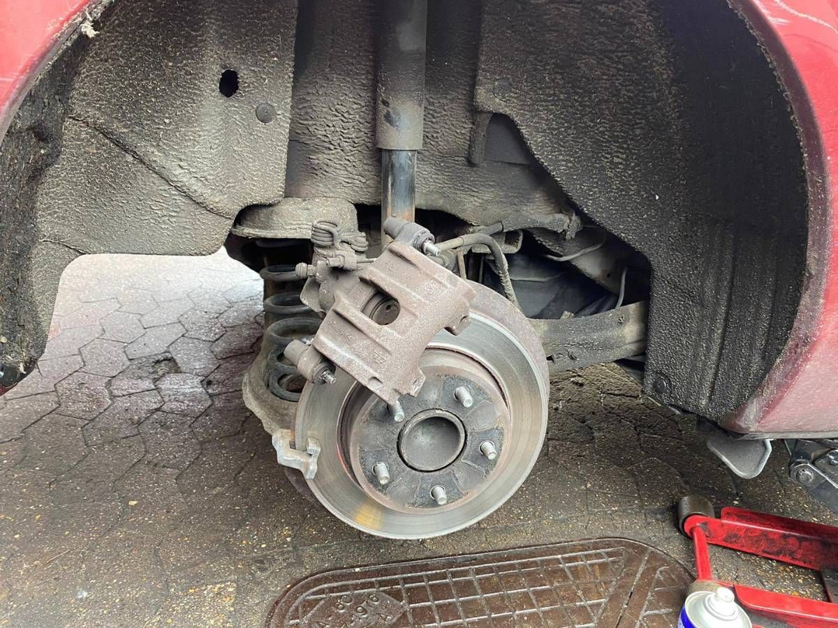 mobile brake fitting in Lower Early Reading