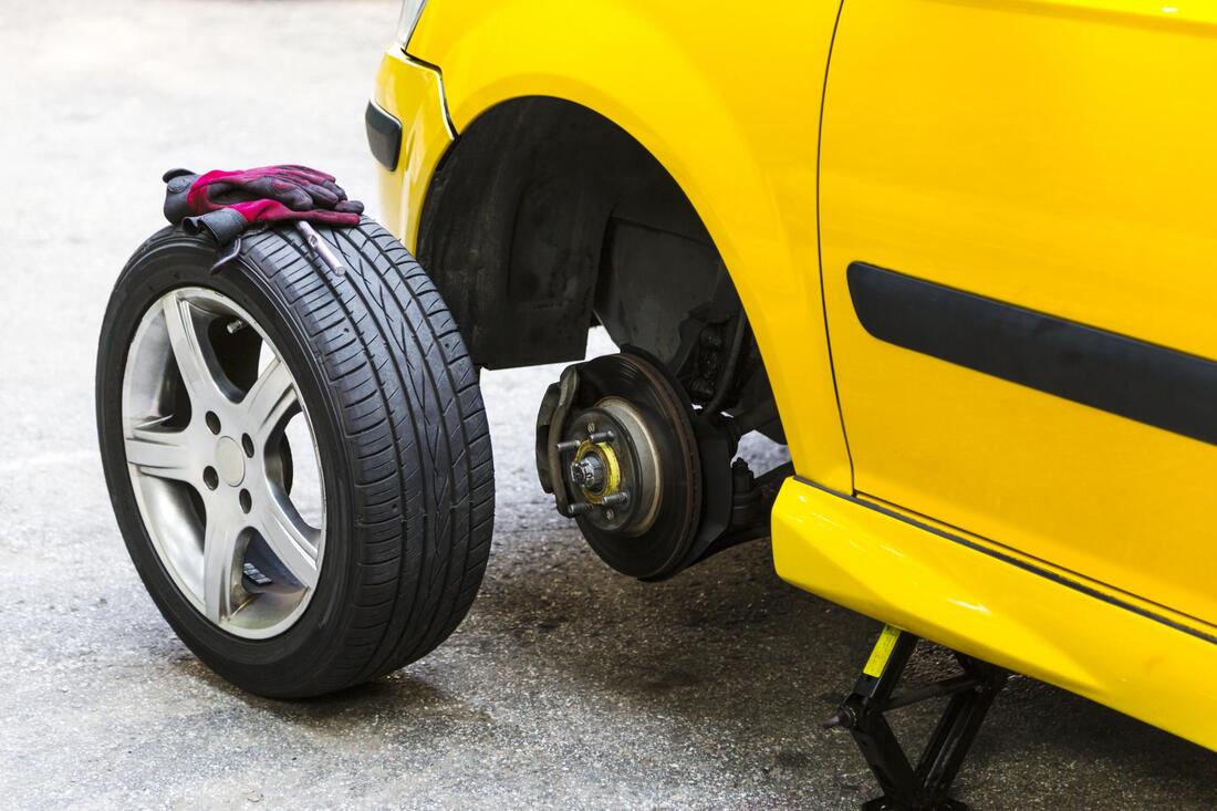 Mobile Tyre Fitting Reading about to fit a tyre following wheel alignment