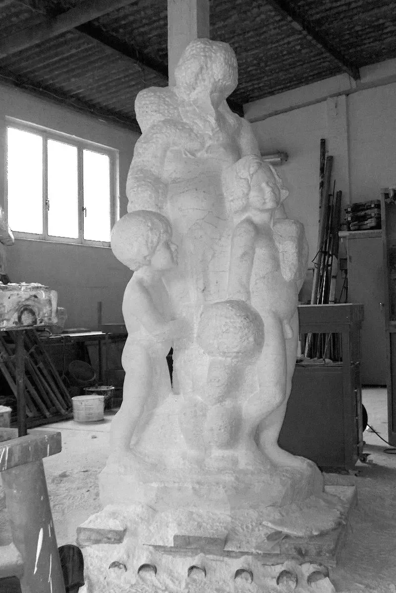 Bart Heijlen - White marble mama - Sculpture