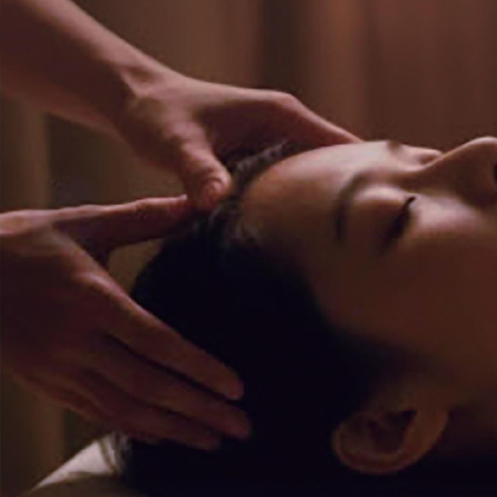 法芮頭皮療程淨平衡系列操作畫面