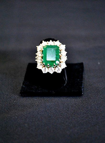 Vintage Jewelry — Emerald Ring in Miami, FL