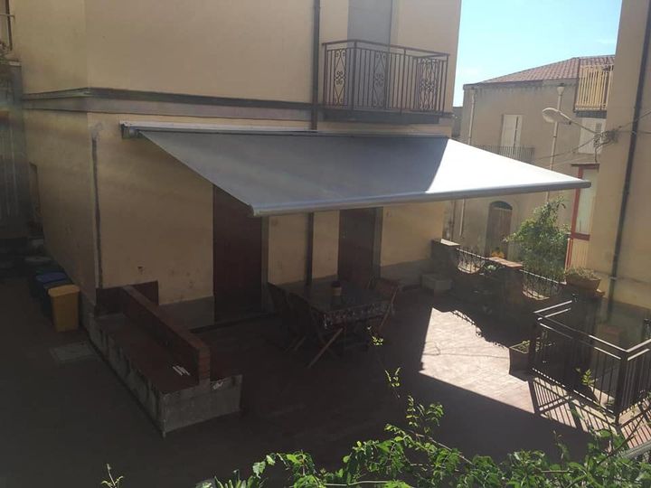 tenda per schermatura solare