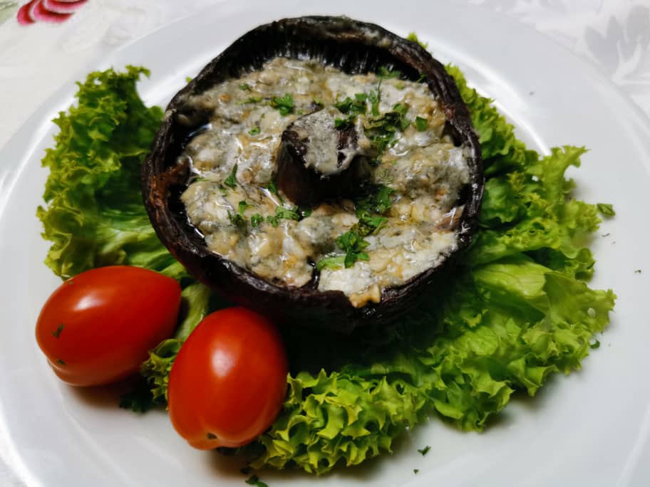 Grilled Portobello Mushroom with Blue Cheese