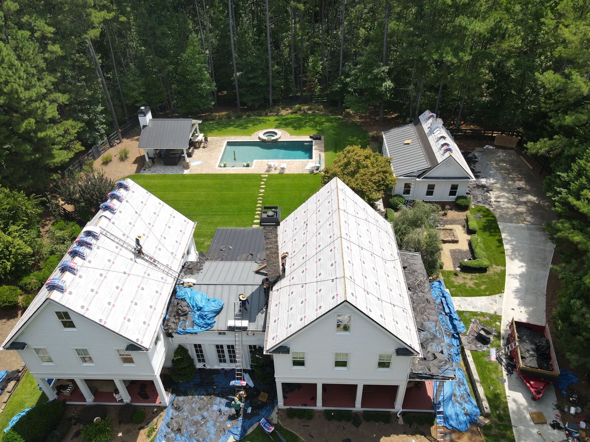 Complete residential roof tear‑off and replacement in Atlanta, Georgia