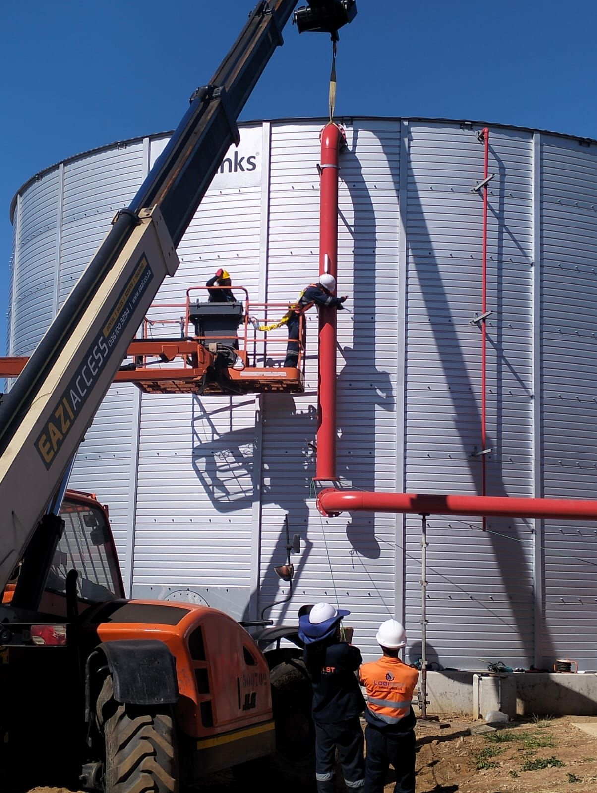 A crane that has the word easy on it