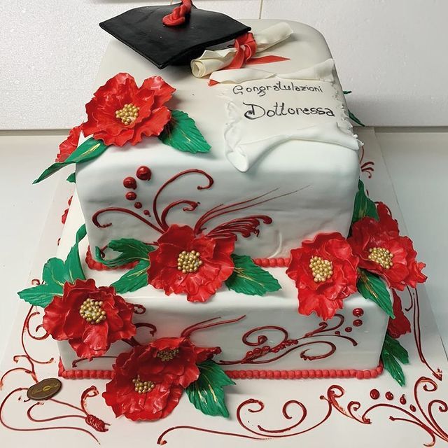 torta laurea bianca e rossa