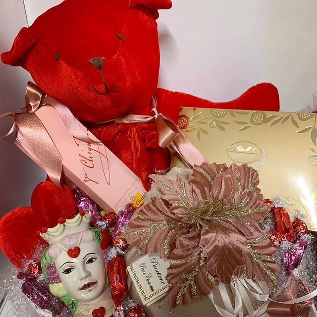 cesto natalizio con pupazzo