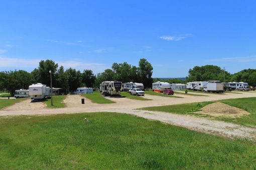 6 RV's parked in a line