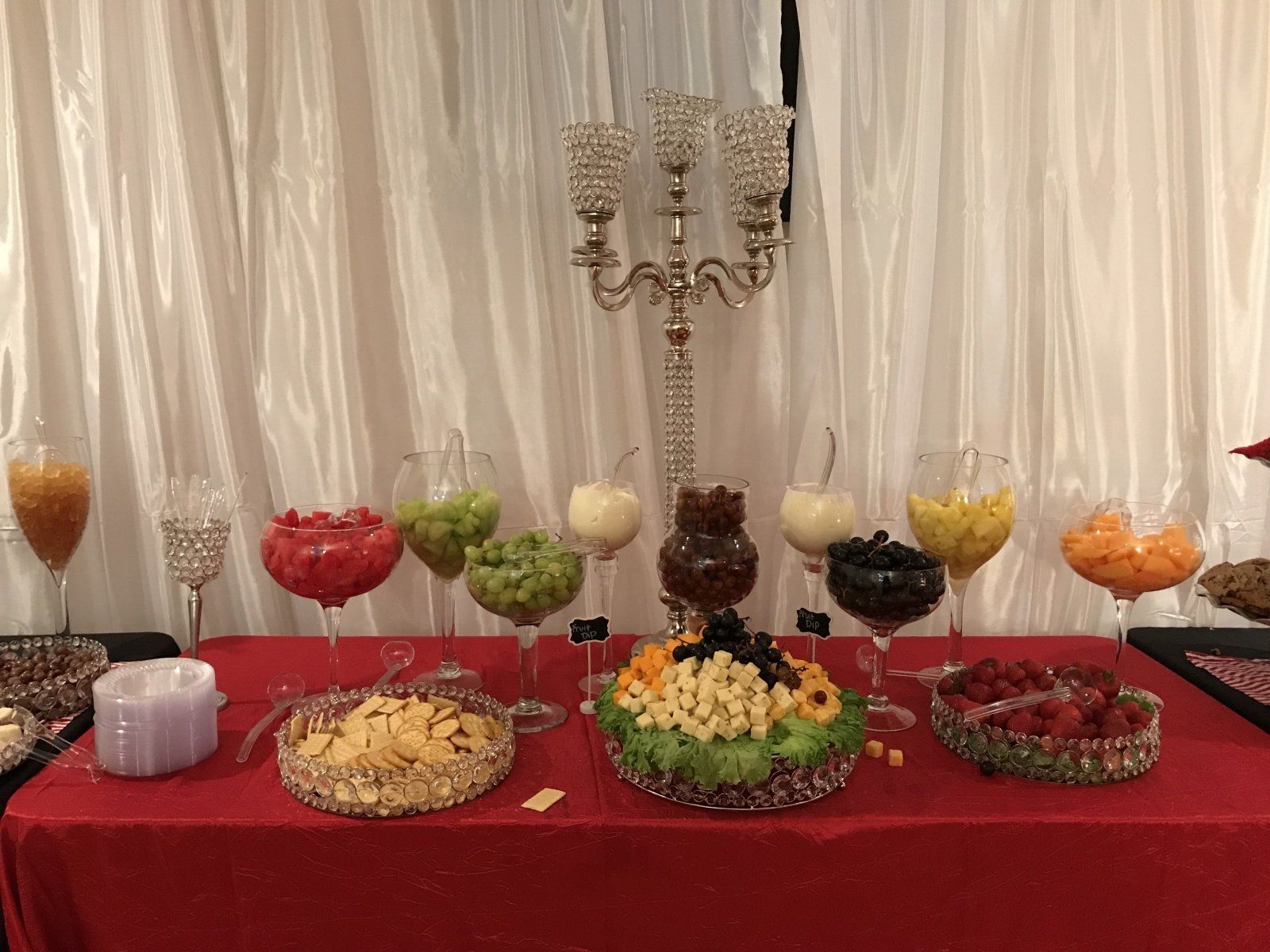 There are many different types of fruit on the table.